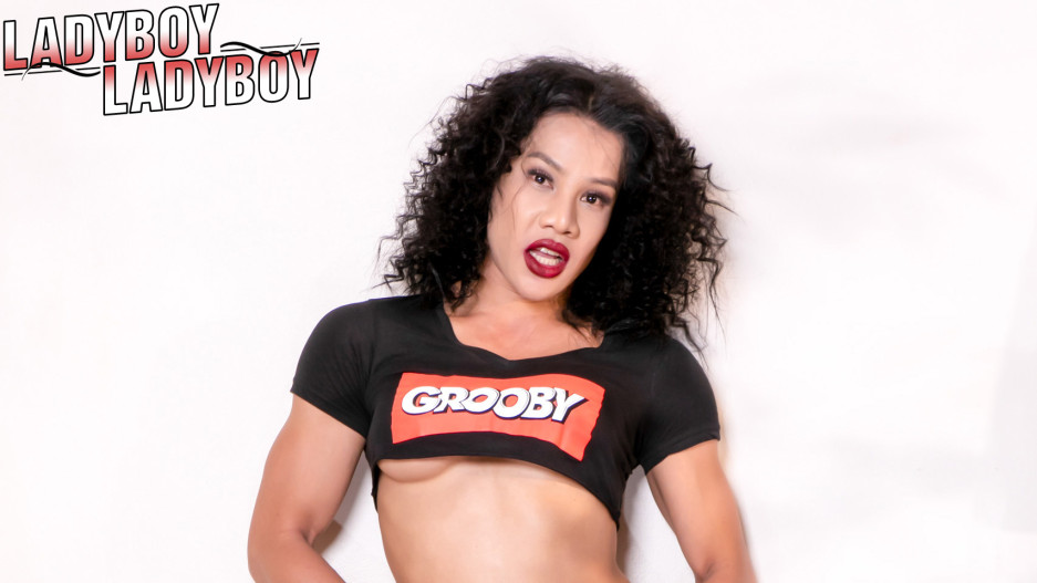 Paulina Shoots A Load!